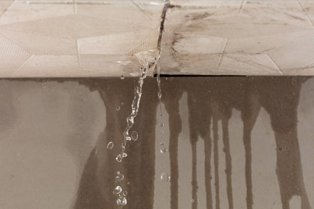 Professional Water Extraction technician working in Coyote, CA